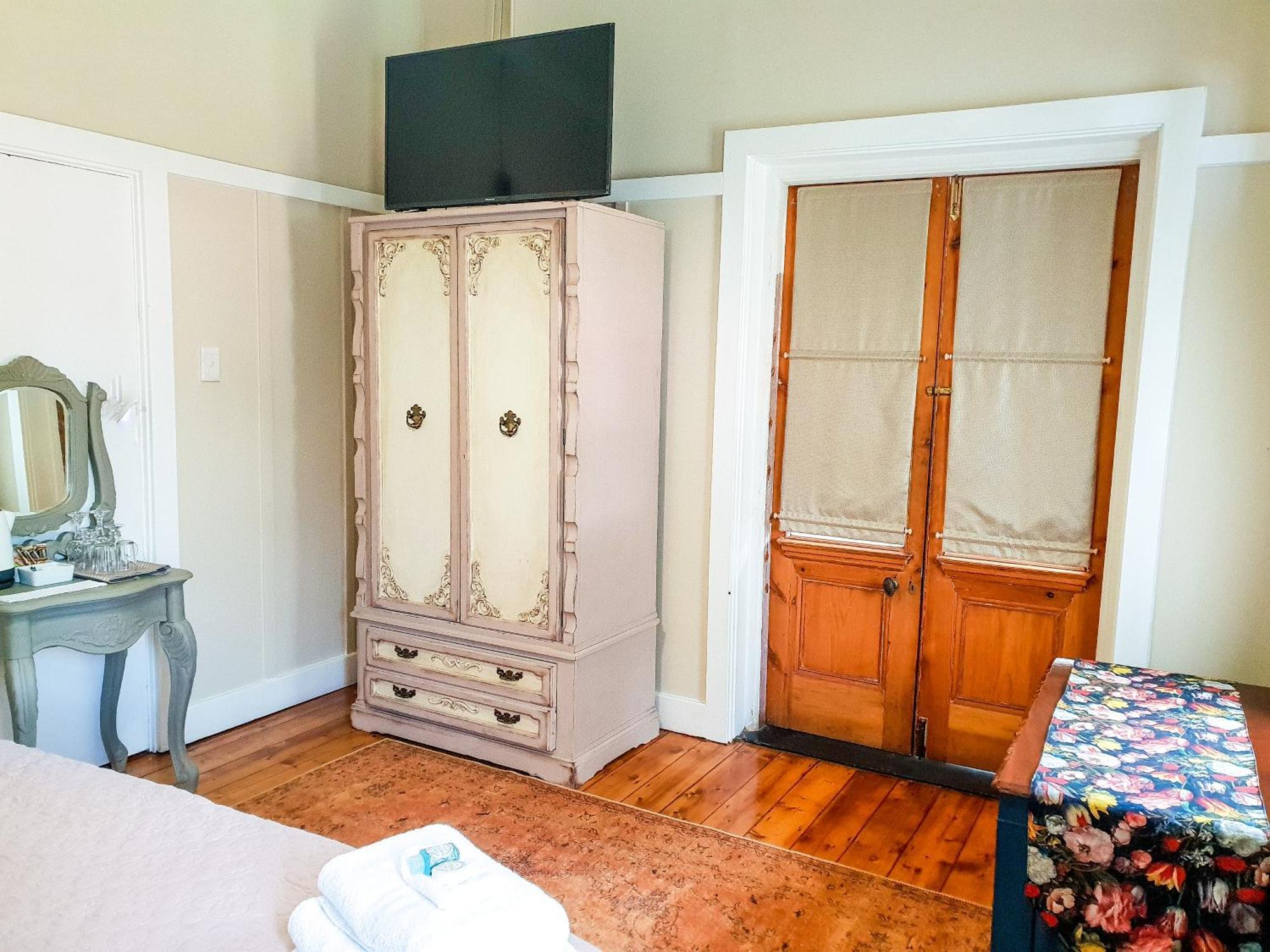 Bauhenia Guesthouse Potchefstroom Dış mekan fotoğraf