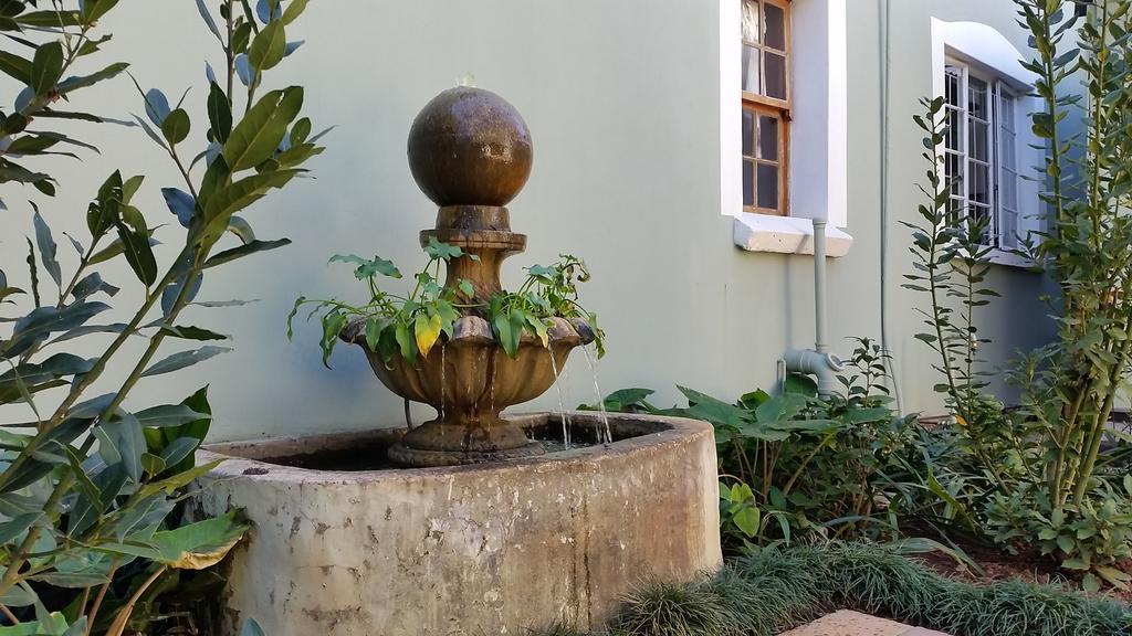 Bauhenia Guesthouse Potchefstroom Dış mekan fotoğraf